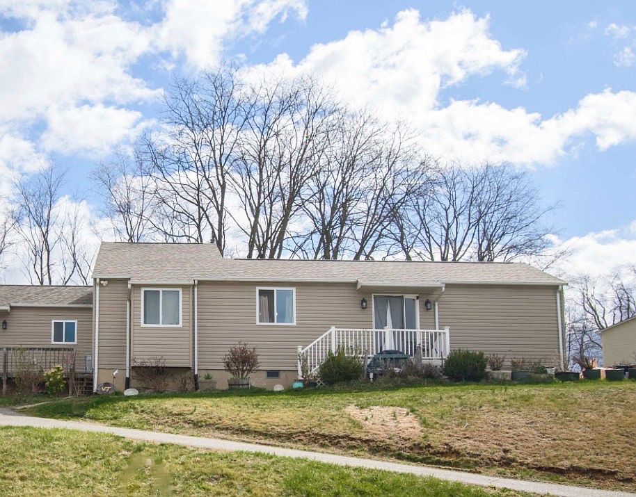 1st image of 1428 Sandy Cir #1428