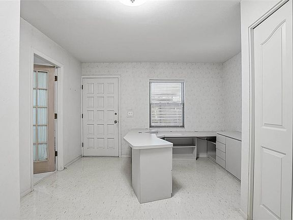 5th image of 1026 W Rambla St