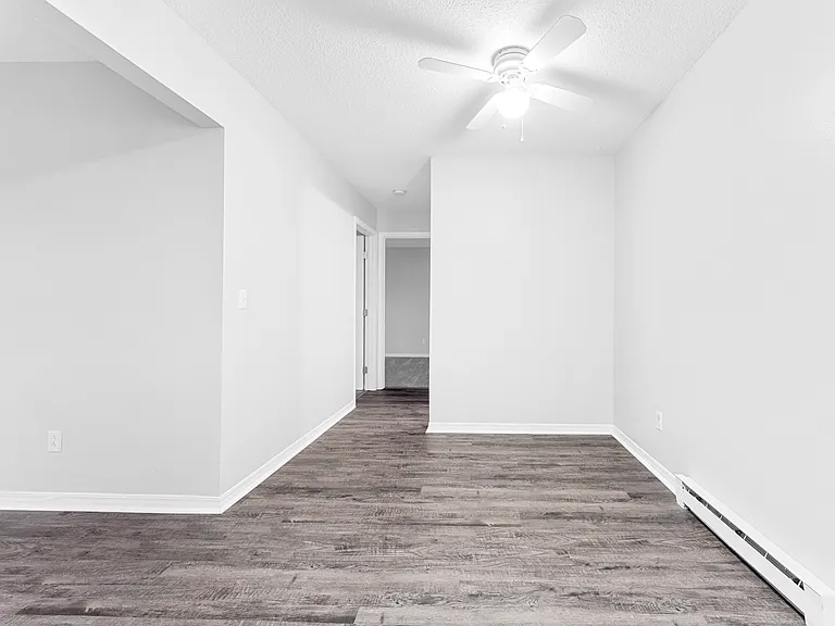 Walnut Woods Apartments — Photo 7