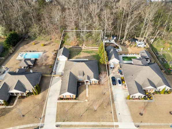 345 Northlake Dr, Meridianville, AL 35759