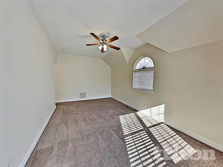 1705 Walden Ct — Photo 17
