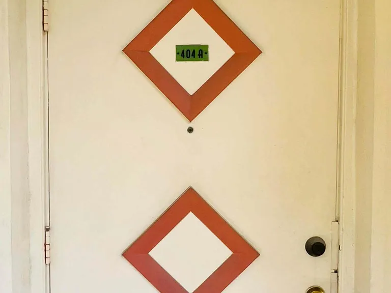 215 SE 3rd Ave — Photo 3