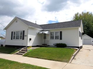 1109 S 23rd St, Manitowoc, WI 54220