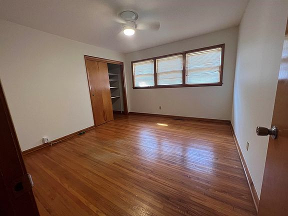 2nd image of 556 N Caddy Ln