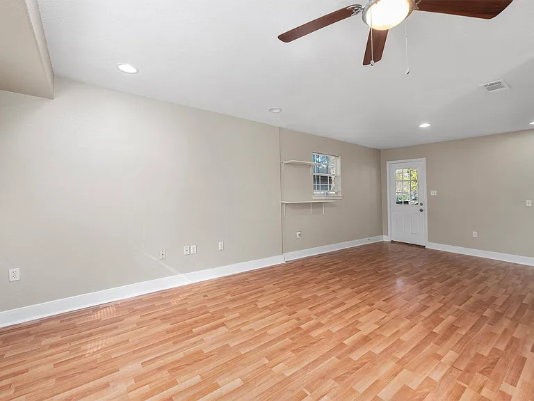 1728 Connorvale Rd #B — Photo 6