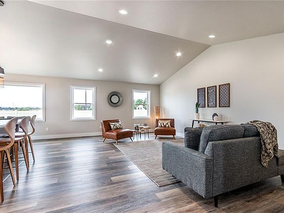 3rd image of 1114 Daylight Ln