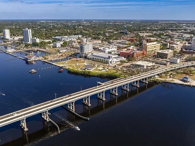 When you choose to live at Lexington Palms you will be just minutes from Downtown Fort Myers, offering stunning city views and easy coastal access.