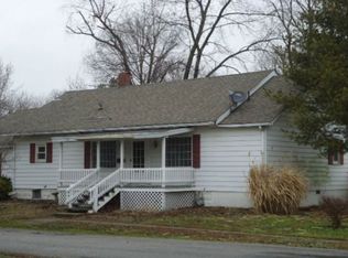 701 Grand St, Benton, IL 62812