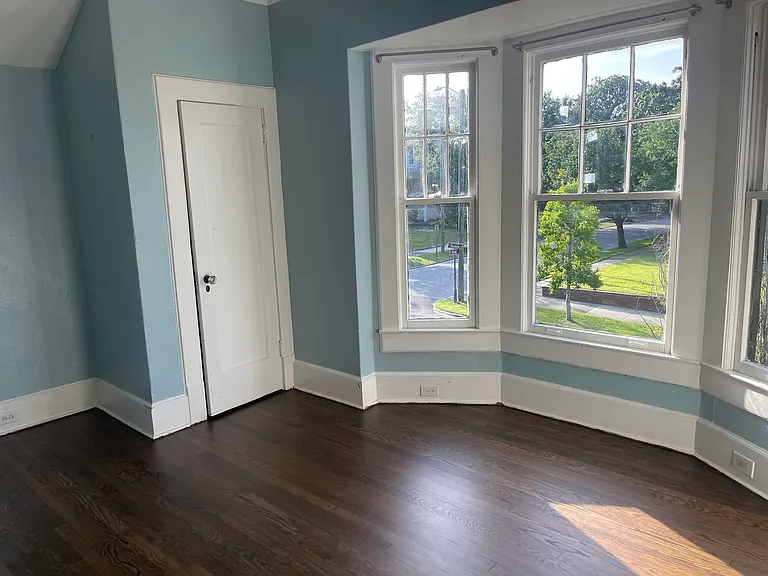 1124 N Spring St — Photo 31