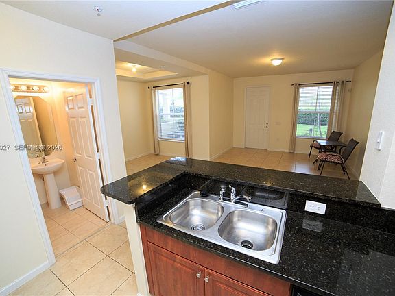 4th image of 4501 Mimosa Ter Unit 1409
