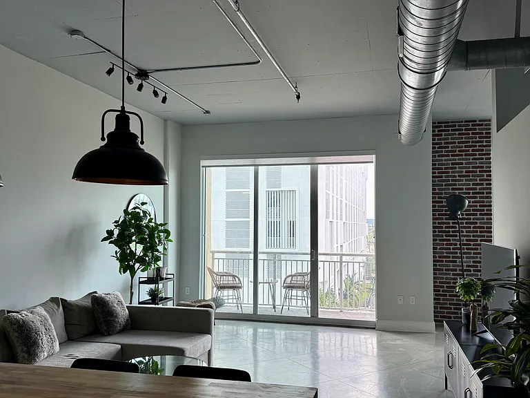 2001 Biscayne Blvd #4C — Photo 10