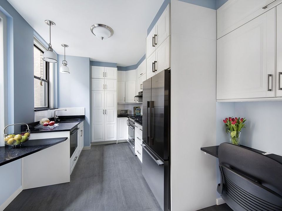 1st image of 304 W 89th St #4C