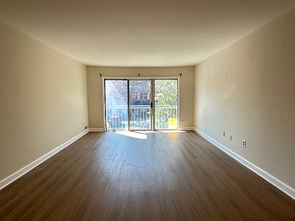 3rd image of 380 McDowell Dr