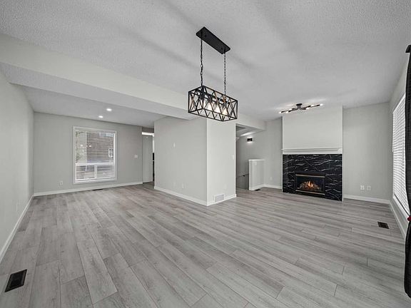 3rd image of 118 Bridlewood Ln SW
