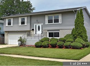 1730 W Catalpa Ln, Mount Prospect, IL 60056