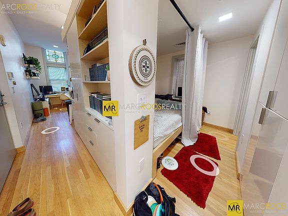 4th image of 117 Mount Auburn St #15