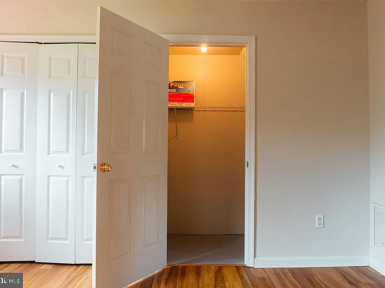 9836 Plaza View Way — Photo 15