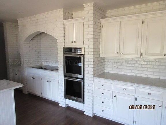 3rd image of 121 E 19th Ave