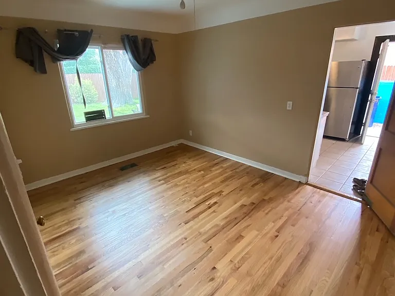 1020 Girard Blvd NE — Photo 9