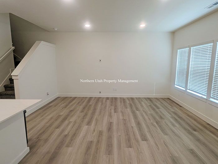 2 Living Room_04082025