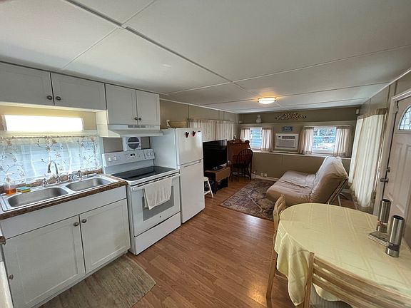 4th image of 5917 14th St W #419