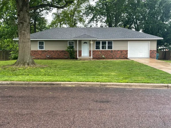 409 Schulz Avenue, Monett, MO 65708