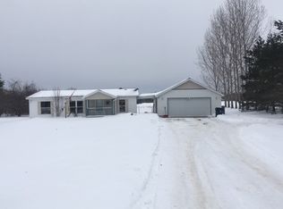 8490 Galbraith Rd, Cheboygan, MI 49721