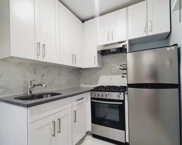 175 Hopkins Ave #2L — Photo 1