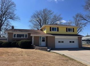 806 Smith Ave, Elwood, NE 68937