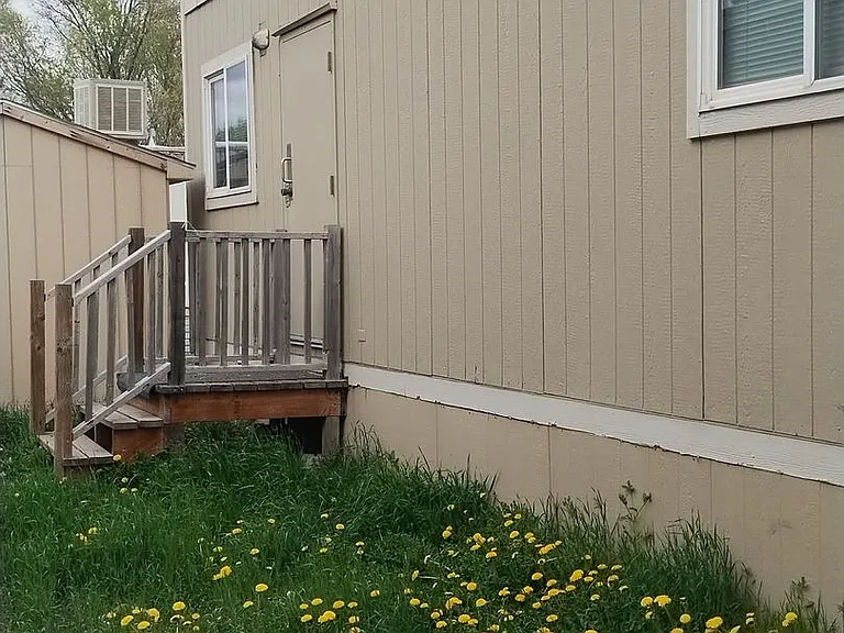 317 E Smith St — Photo 14