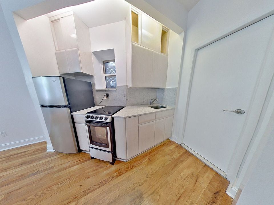 2nd image of 246 W 22nd St APT 3
