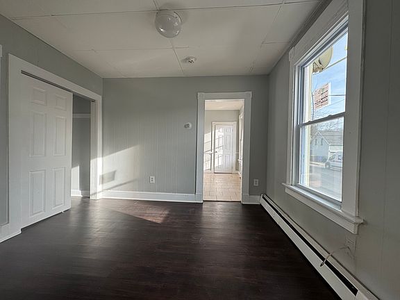 3rd image of 955 Baldwin St #1R