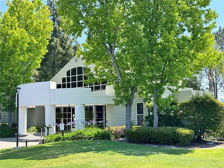 19 Baywood #42 — Photo 15