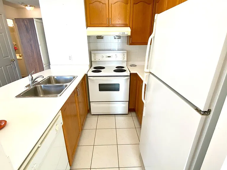 8 Hillcrest Ave #2101 — Photo 17