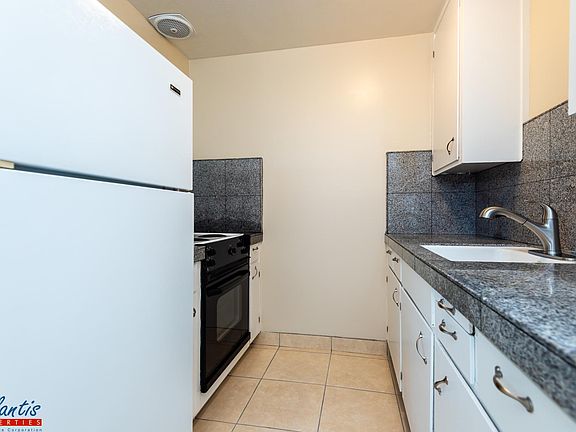 4th image of 2318 Karen Dr APT 5