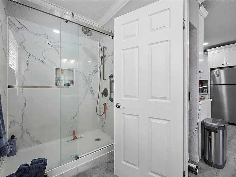 1173 Garfield Ave — Photo 3