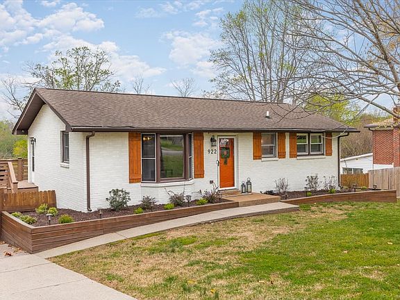 3rd image of 922 Potter Ln
