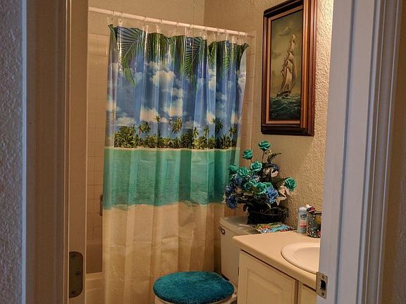 Master/ Room 1 Bathroom