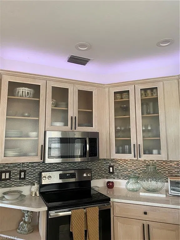 2 bed, 2.0 bath, 1520 sqft, $4,800 — Photo 3
