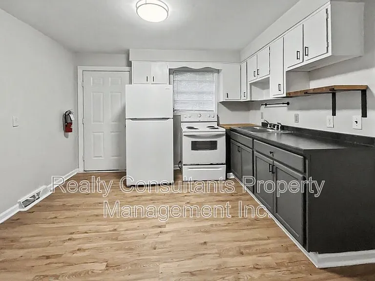 1813 Walker Ave #B — Photo 8