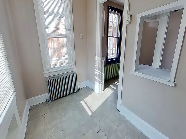 702 W Philadelphia St #2 — Photo 3