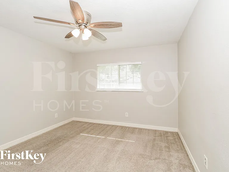 2411 Shady Brook Dr — Photo 14