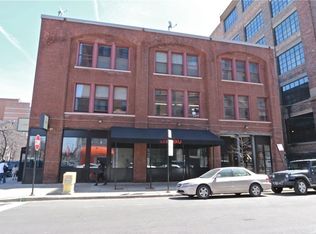 131 N Green St APT 302, Chicago, IL 60607