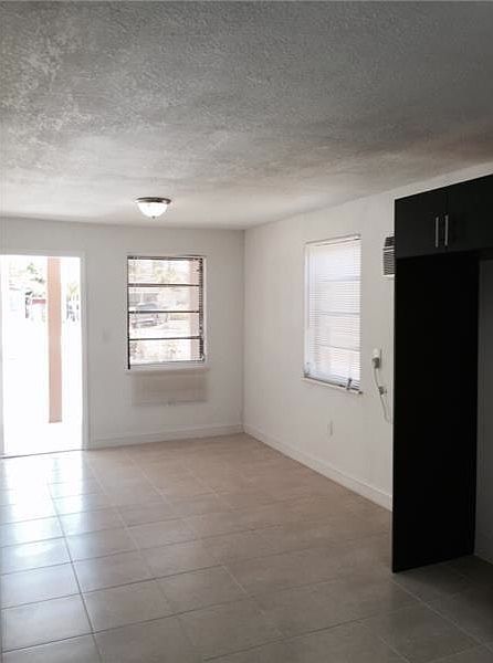 2nd image of 5413 SW 19th St