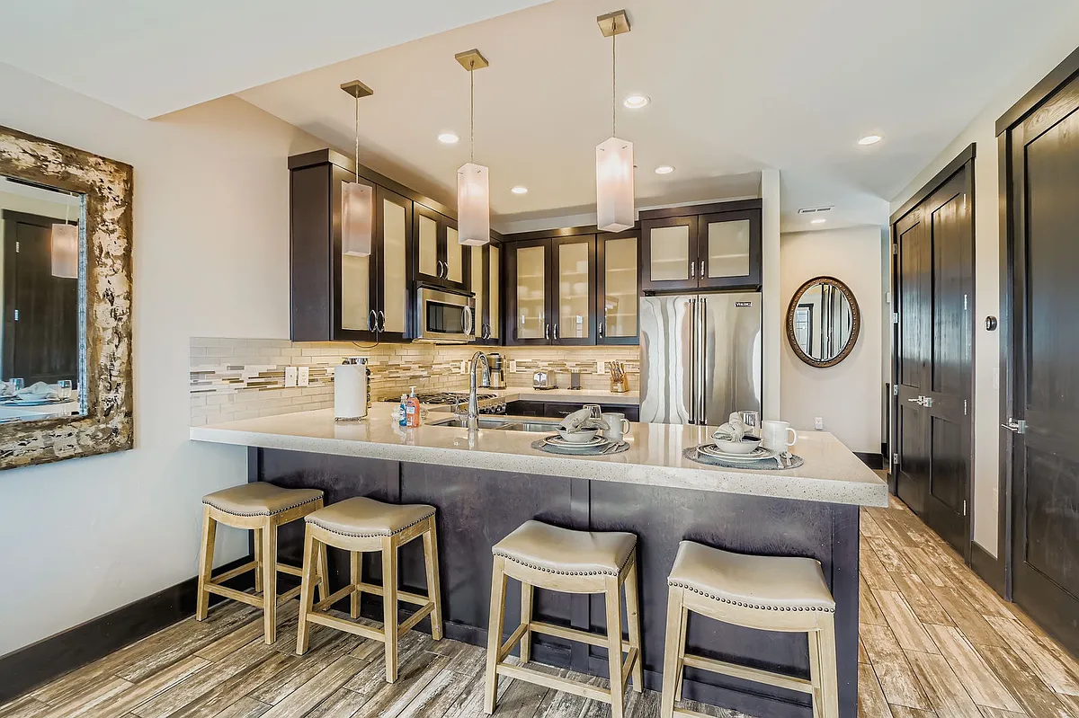 Building Photo - 3688 Blackstone Dr