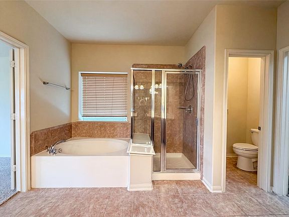 5th image of 4711 Autumn Pine Ln