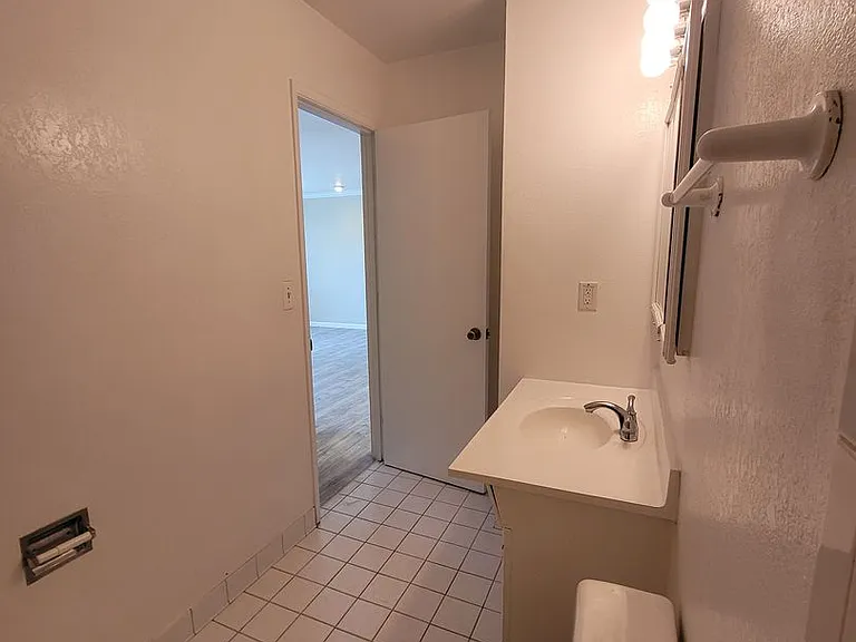 All Single Story Apartment Community — Photo 43