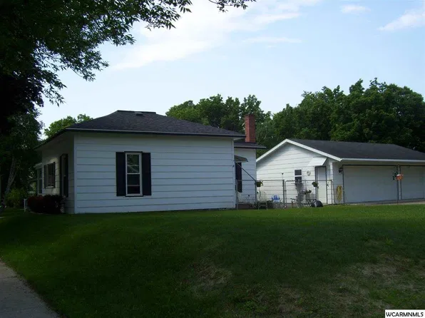 317 10th St NW, Willmar, MN 56201