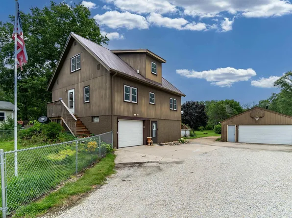 5031 Weiden Rd, Waterloo, IA 50701