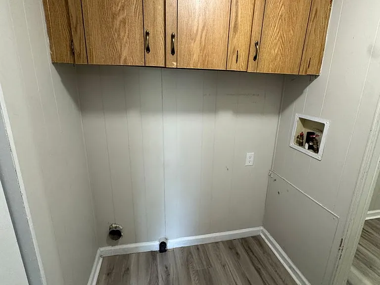 707 Francis St E — Photo 12